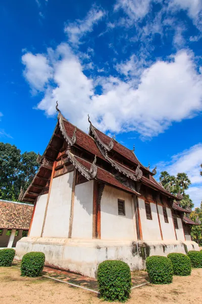 Träkyrka av wat lok Magnuss chiangmai — Stockfoto