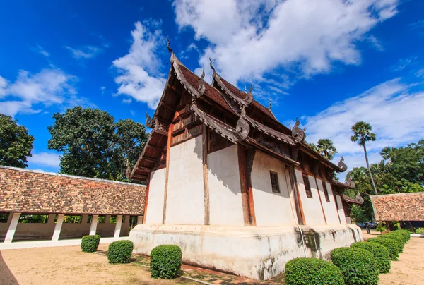 Träkyrka av wat lok Magnuss chiangmai — Stockfoto