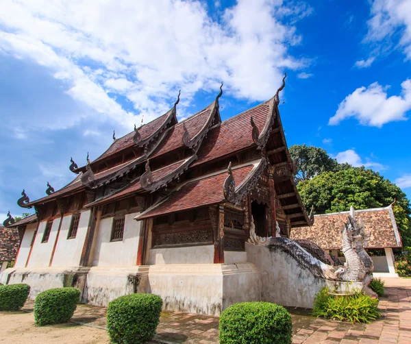 Dřevěný kostel wat lok Kajdulíín chiangmai — Stock fotografie