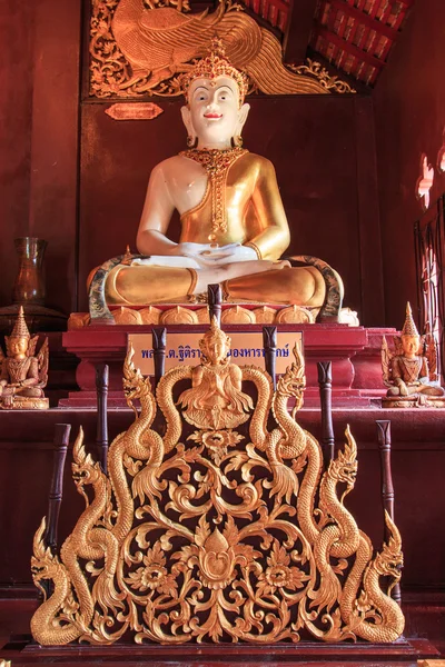 Bouddha dans le temple Wat Rajamontean — Photo