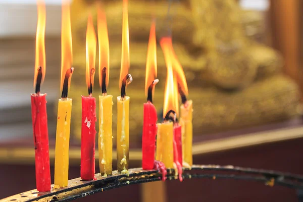 Verlichting gebed kaars — Stockfoto