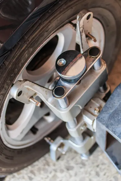 Car wheel fix — Stock Photo, Image