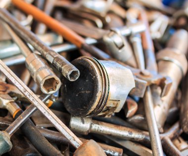 Motosiklet tamir araçları