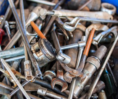 Motosiklet tamir araçları