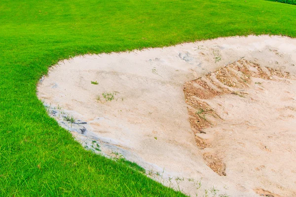 Bunker de sable sur le terrain de golf — Photo