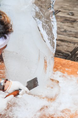 Ice carving