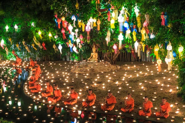 Loy krathong festival i chiang mai — Stockfoto