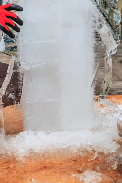 Ice carving — Stock Photo, Image