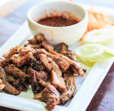 ızgara kuzu ve kuzu kızartma ve sos