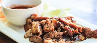 ızgara kuzu ve kuzu kızartma ve sos