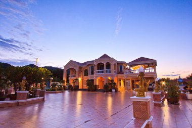 çok yakın lüks resort