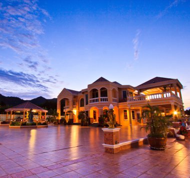 çok yakın lüks resort