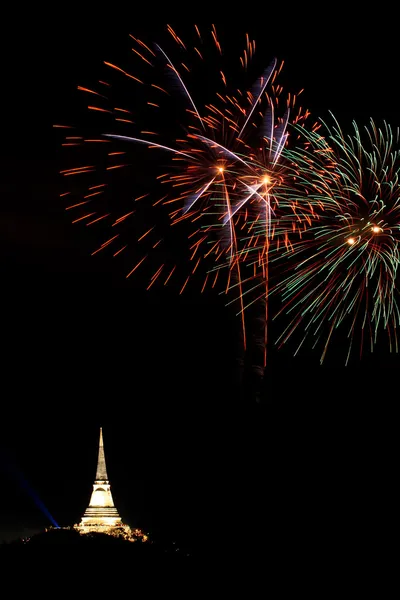 Fuegos artificiales coloridos — Foto de Stock