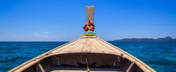 Vista frontal de la nariz del barco — Foto de Stock