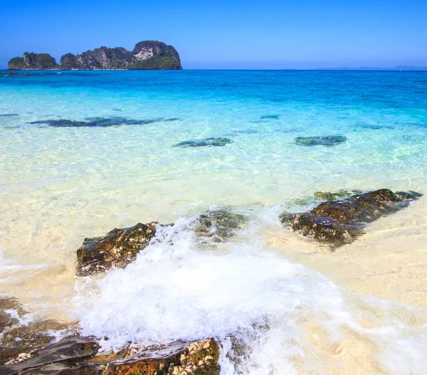 Rocks on the beach — Stock Photo, Image