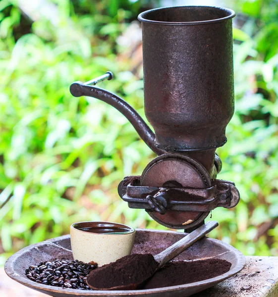 Traditionele koffie oorspronkelijke koffie op doi inthanon nationale par — Stockfoto