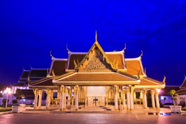 alacakaranlık tapınakta