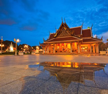 alacakaranlık tapınakta