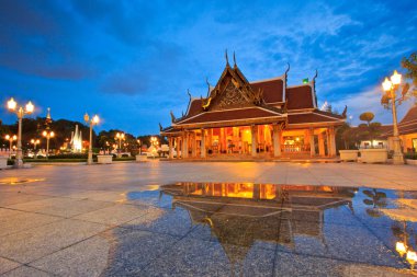 alacakaranlık tapınakta