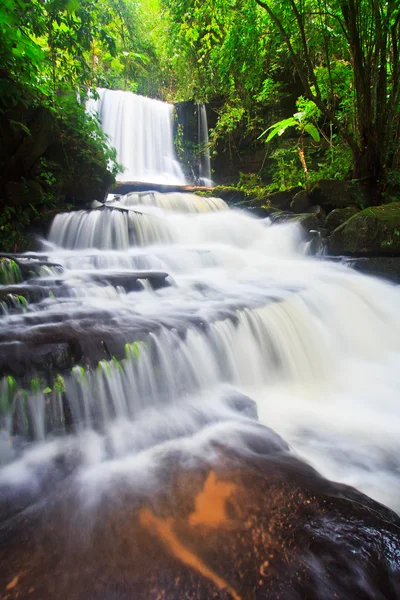 Wasserfall — Stockfoto