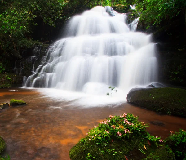 Wasserfall — Stockfoto