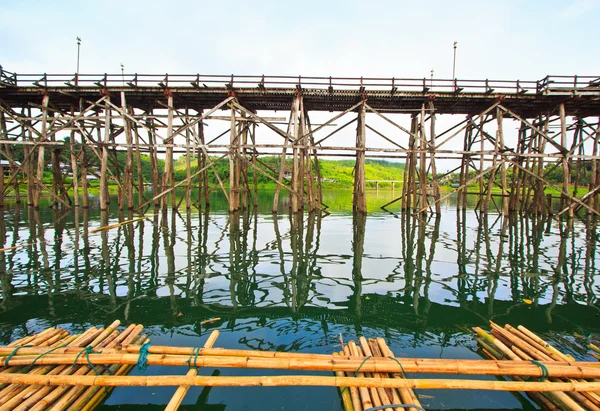 Wood bridge — Stock Photo, Image