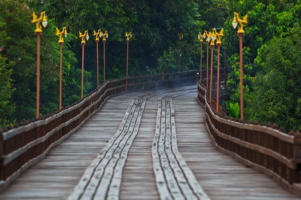 Houten brug — Stockfoto