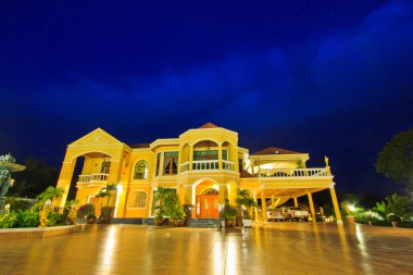 House luxury Resort