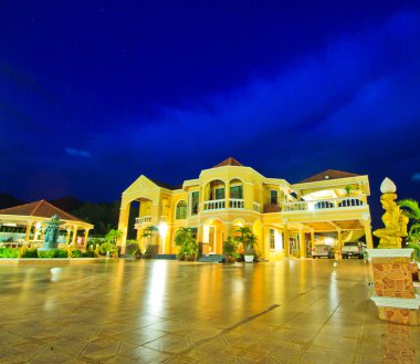 House luxury Resort