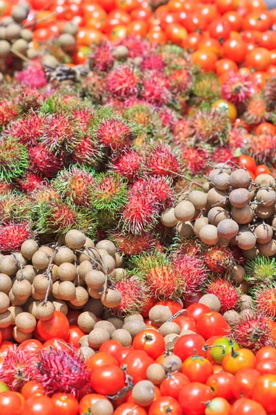 Fruits et tomates et légumes de longane — Photo