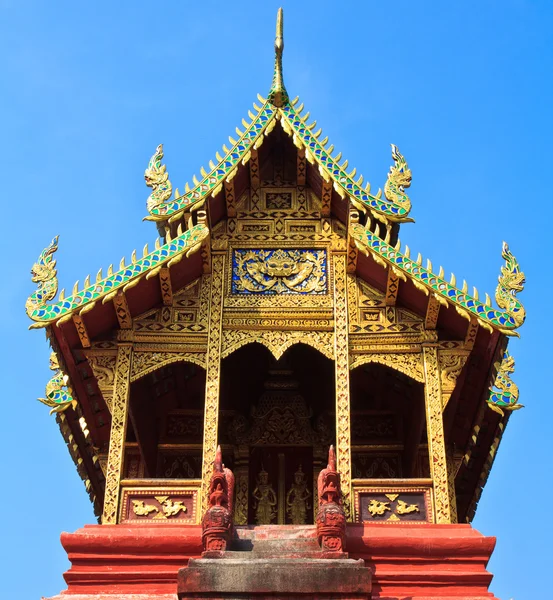 Temple de Wat Phra That Haripunchai — Photo
