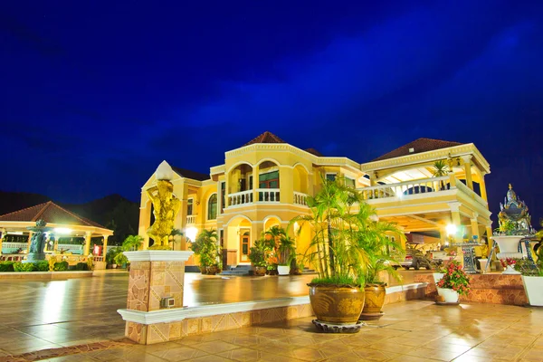 Hus på luxury resort — Stockfoto
