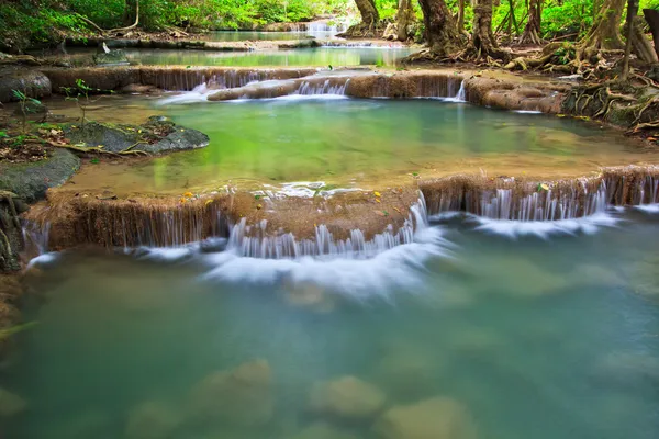 Verbazingwekkende waterval — Stockfoto