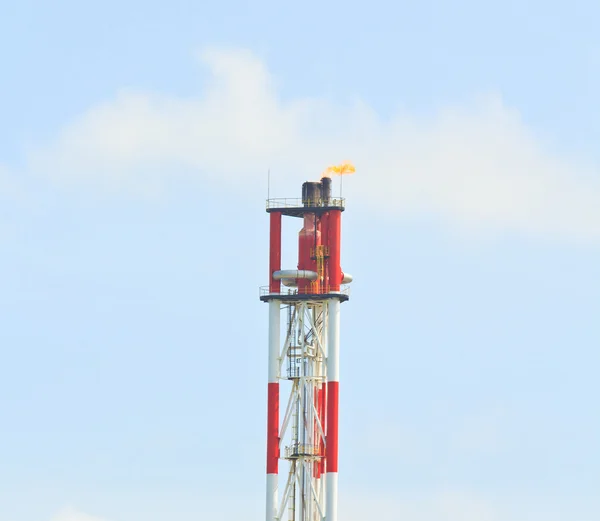 Smokestack burning flare — Stock Photo, Image