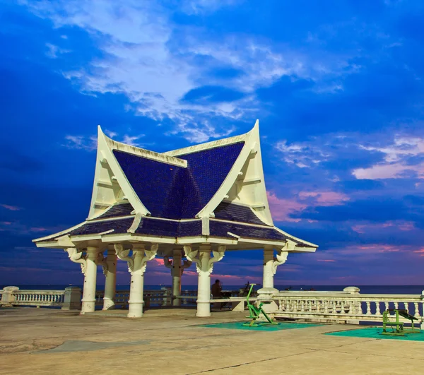 Pavillon près de la mer — Photo