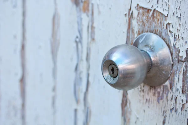 Vintage door knob on old door — Stock Photo, Image