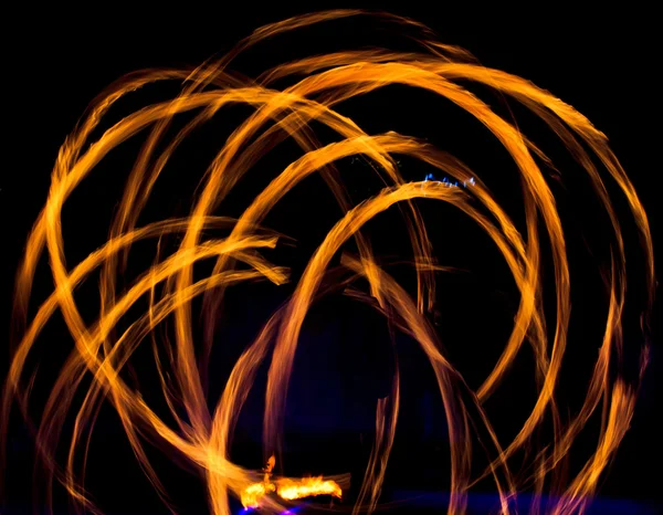 Gece performans yanan yollar — Stok fotoğraf