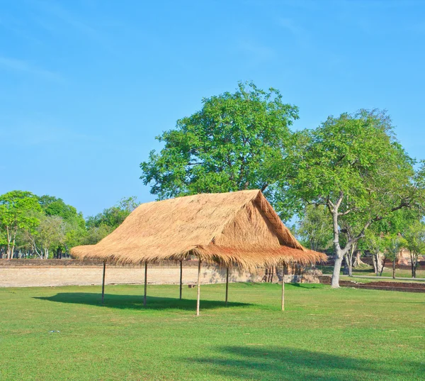 Cabana de madeira estilo tailandês de colina-tribo — Fotografia de Stock