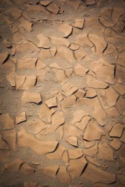 toprak zemin kırık