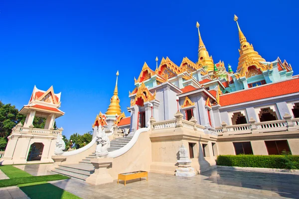 Templo Wat Maha Chedi — Foto de Stock