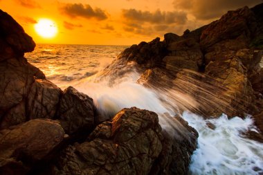 gün batımı deniz dalgaları