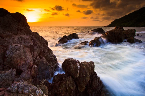 Západ slunce mořské vlny — Stock fotografie