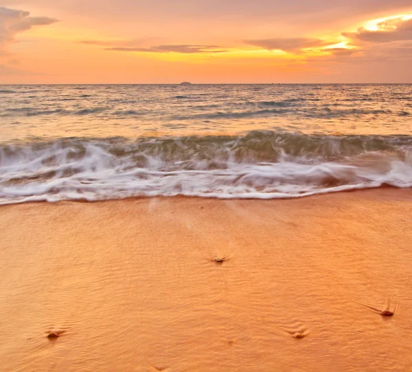 Olas en la playa — Foto de Stock