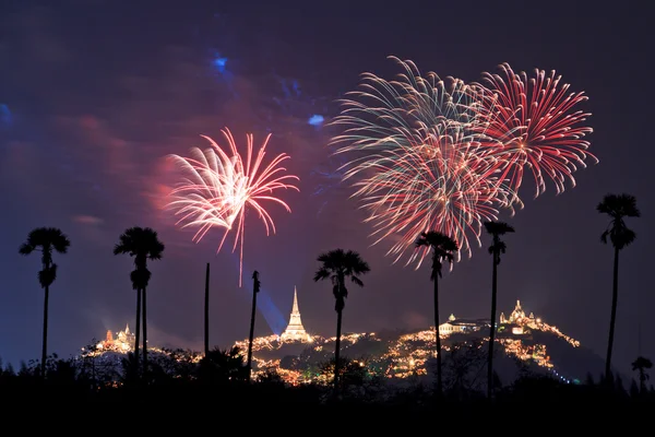 Hermosos fuegos artificiales — Foto de Stock