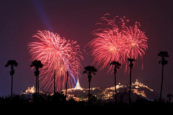 Hermosos fuegos artificiales — Foto de Stock