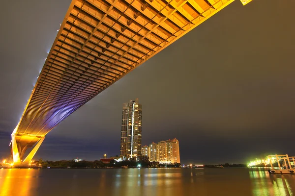 Edifícios ribeirinhos — Fotografia de Stock