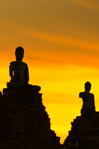 Puesta de sol sobre viejo templo —  Fotos de Stock