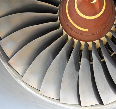 Havaalanında uçak jet motoru