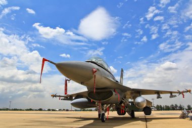f-16 uçak