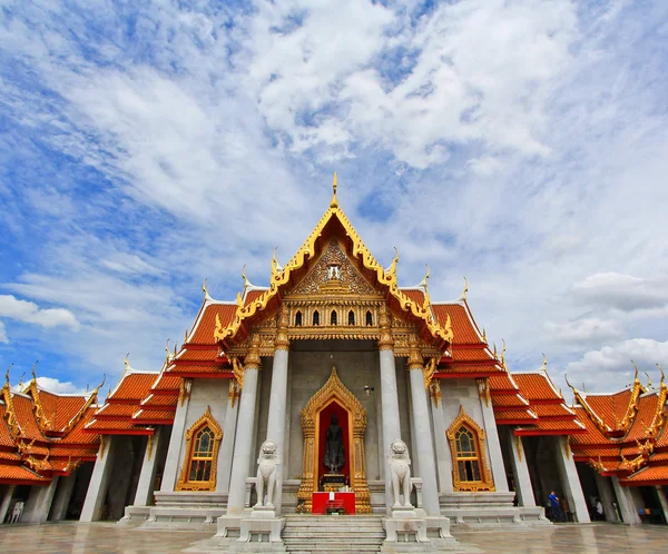 Schöner thailändischer Tempel — Stockfoto